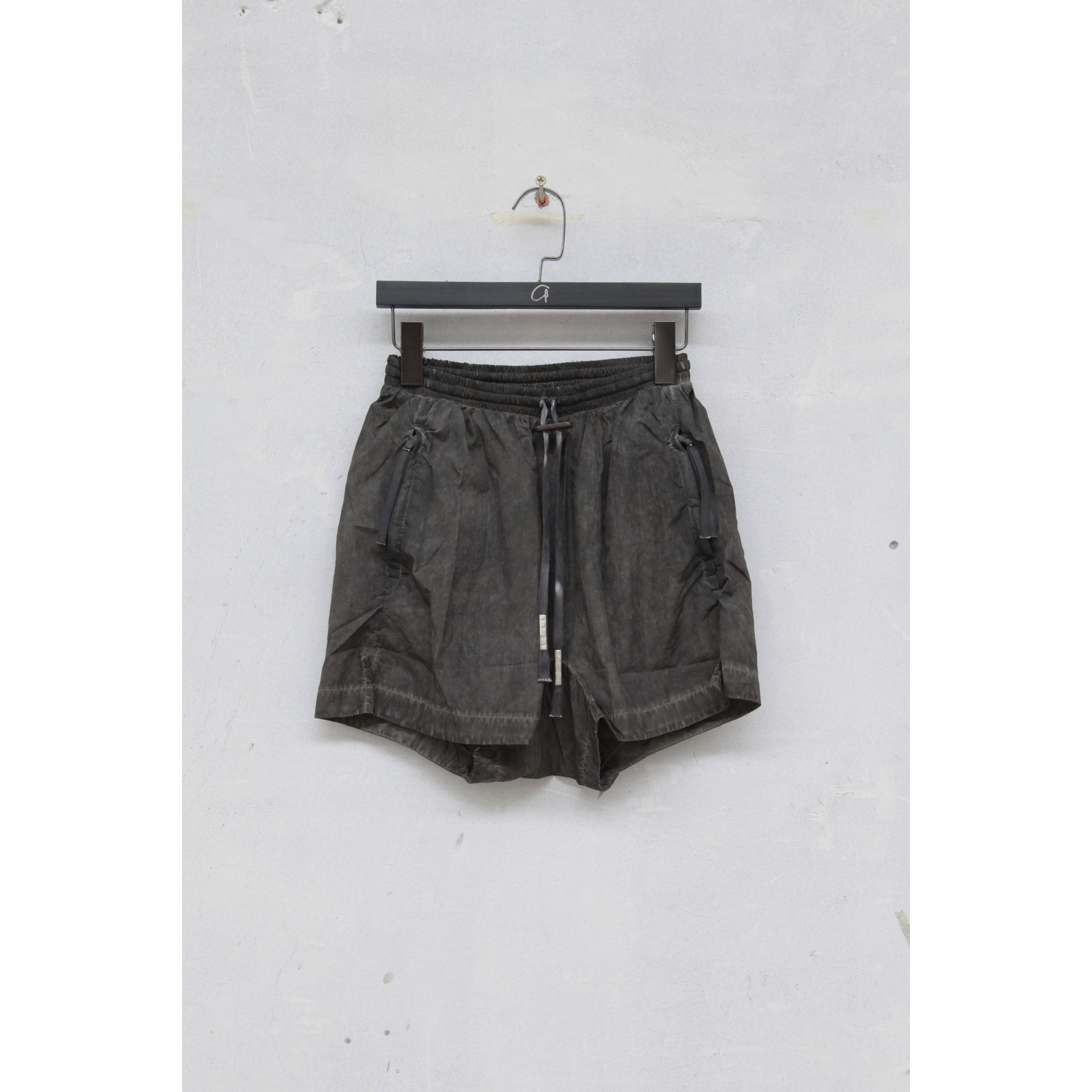 树脂染色抽绳短休闲裤德制