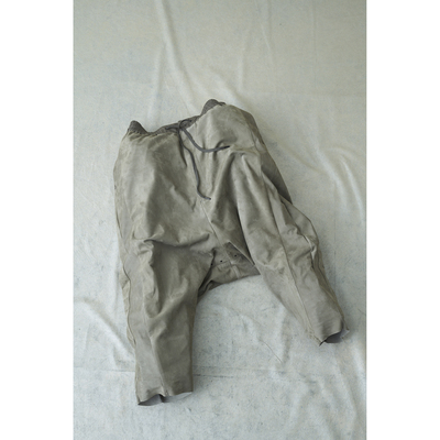 DEVOA  小牛皮中裤 男