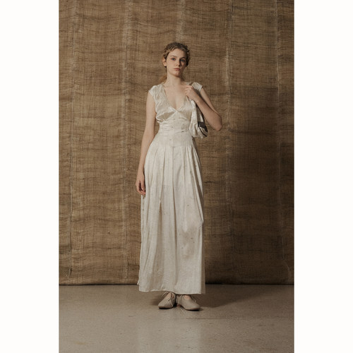 Mutedance 深V领压褶连衣裙 手工制作 植物染色 古典