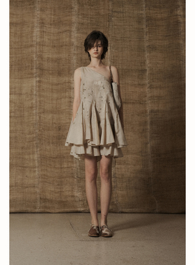 Mutedance 双层斜肩连衣裙