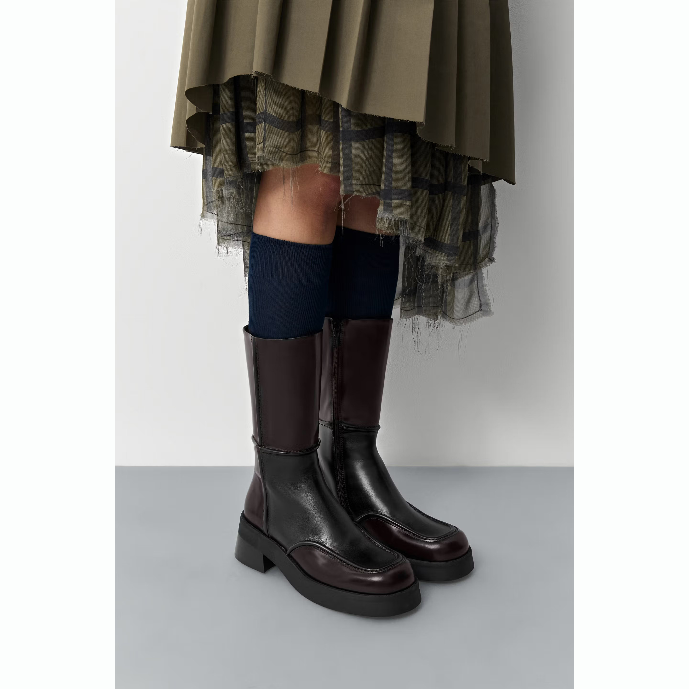 Miista 25秋冬 Inne 卡其黑色踝靴 西班牙