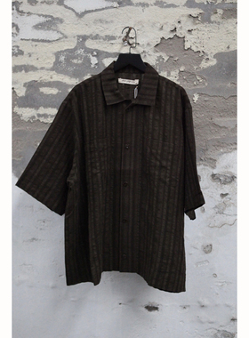 AVIVA JIFEI XUE  短袖 Boxy 衬衫