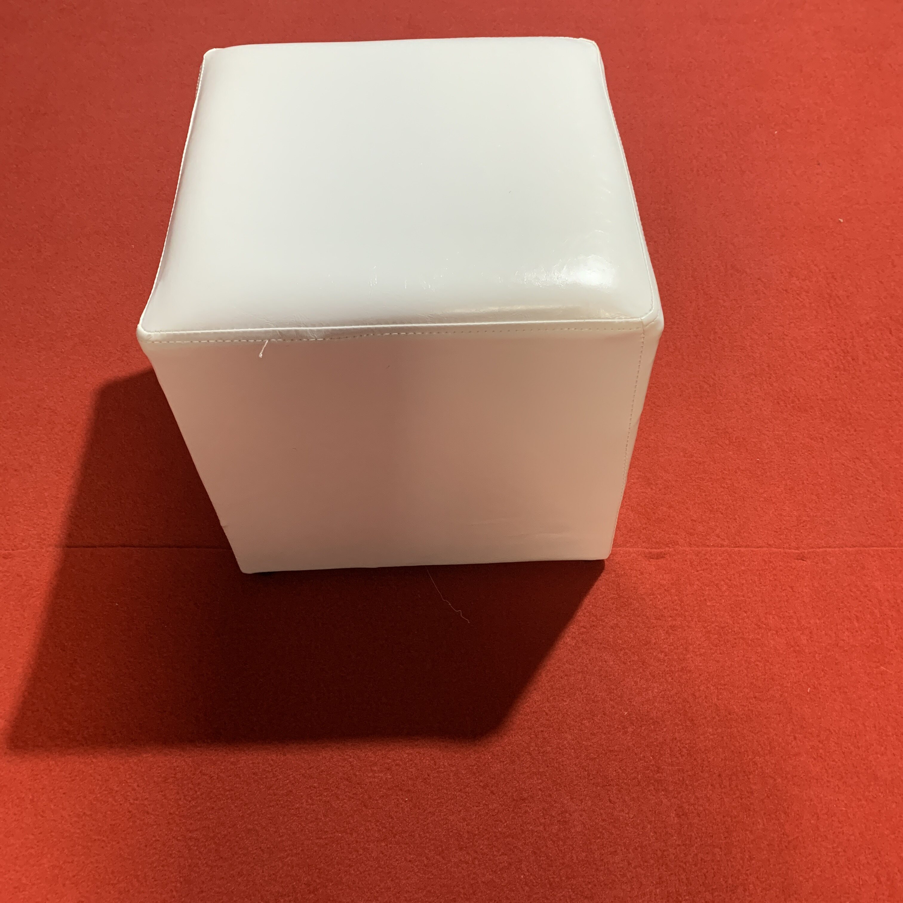 成都同城出租白色活动面包凳皮凳方凳沙发凳土司凳矮凳车展凳子