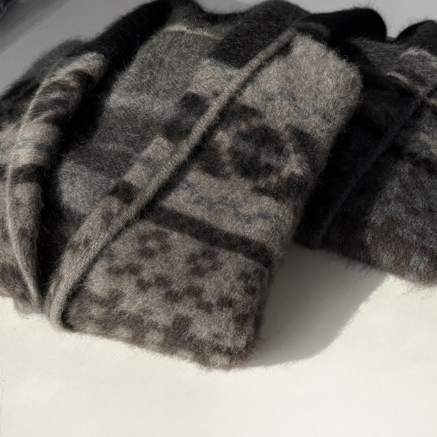 太阳温暖感忒供长拉绒加厚100牦牛绒老钱提花加开衫外套D529