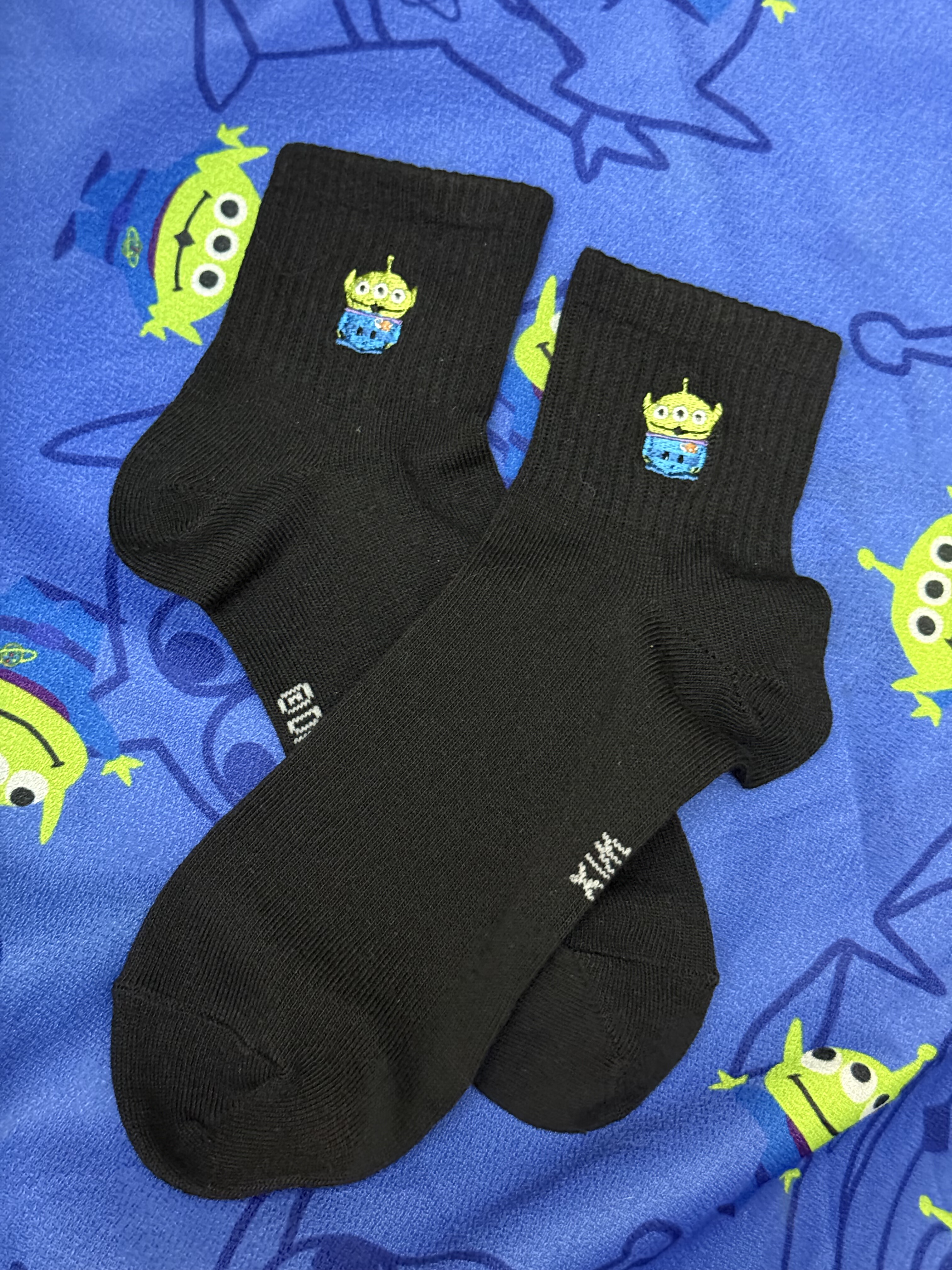 日单玩总三眼仔刺绣中筒袜纯棉卡通可爱简约潮袜日系四季女袜