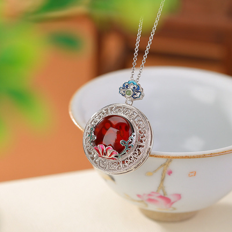 通体S925纯银血珀和田玉碧玉国潮景泰蓝吉祥如意莲花镂空银吊坠