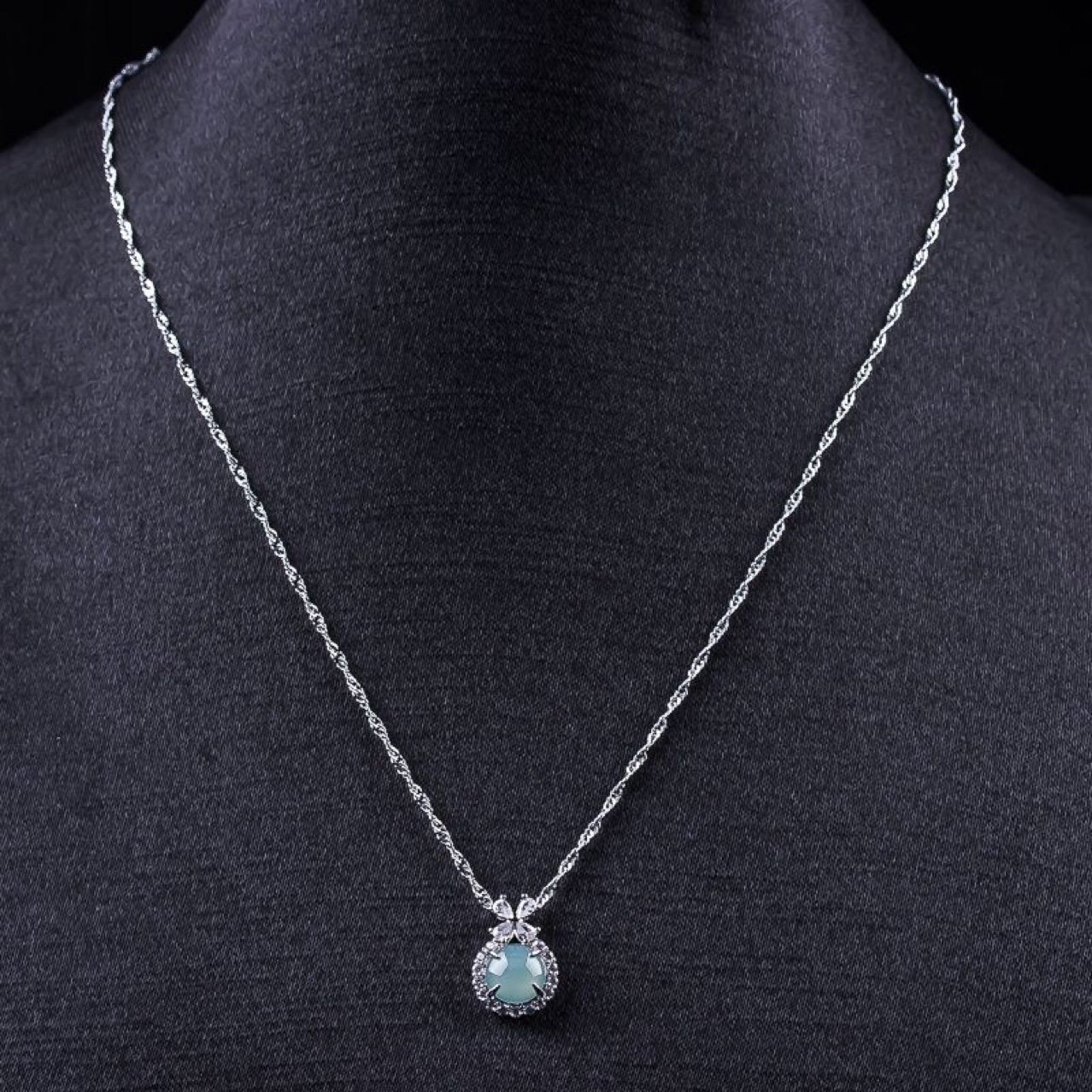 玉器玉石危料蓝水翡翠吊坠新中式圆形国风新款长款女款项链