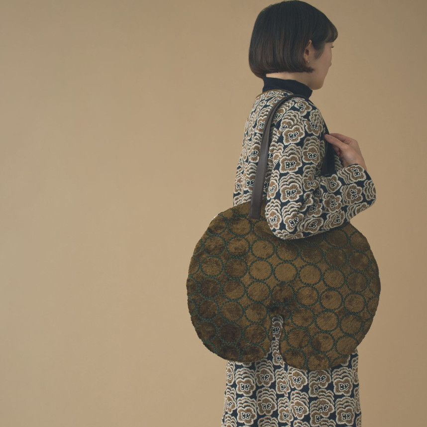 mina皆川明 羊毛丝绒马蹄包单肩包 日本正品 人气刺绣经典