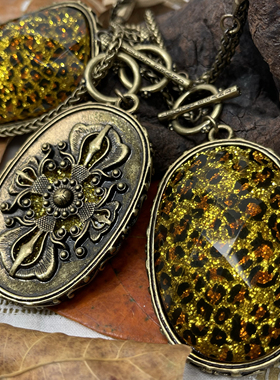 外贸原单品牌打标复古个性中古宫廷铜合金豹纹毛衣链项链满25包邮