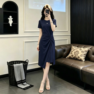 法式巨好看的连衣裙女夏2026新款今年流行爆款气质显瘦不规则裙子