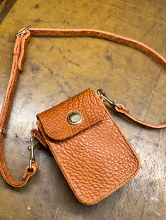 纯手工野牛皮手机包男女同款 手工包5.0以上厚度真皮单肩包斜挎包