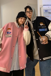 港风秋装 学院风呢料情侣夹克绣花棒球服外套 H667P98 控128男类图片
