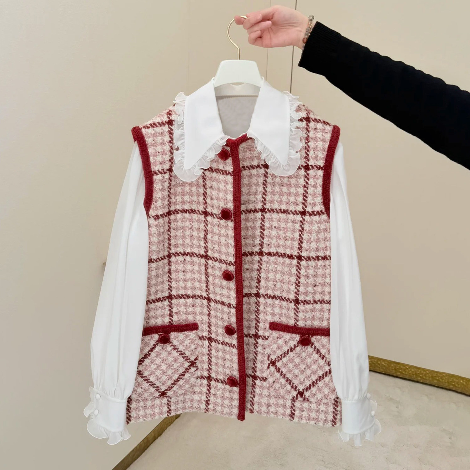 深圳南油高端女装2026春季新款小香风千鸟格洋气减龄时髦短外套女