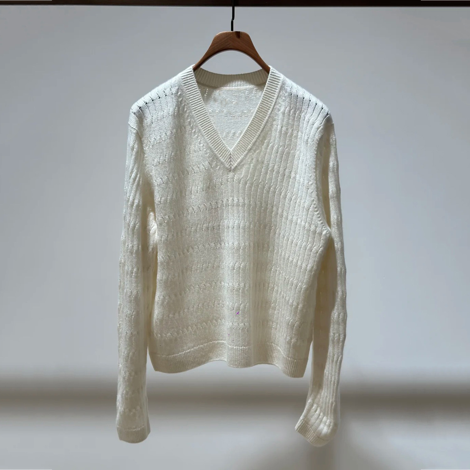 深圳南油高端女装2026春季新款慵懒风休闲极简舒适软糯毛针织衫女