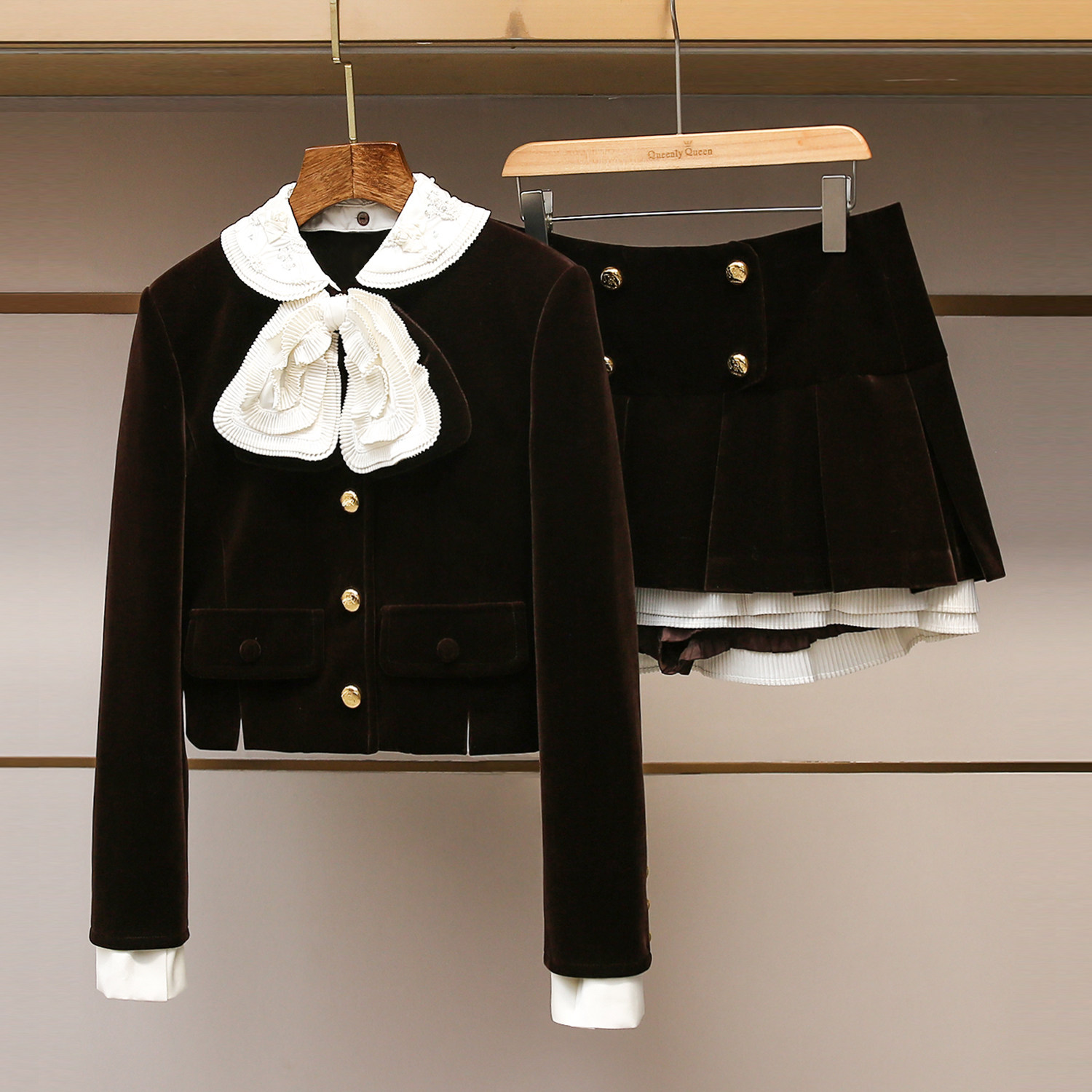 深圳南油高端女装2025冬新款千金风蝴蝶领廓形丝绒短外套半裙套装,女装/女士精品,时尚套装,淘宝优惠券,粉丝福利购,淘宝优惠卷