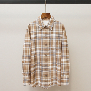 深圳南油高端女装2025冬季新款怀旧洗水磨毛平绒翻领格纹衬衫上衣