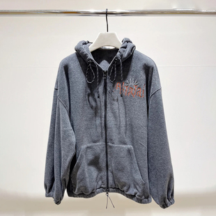 深圳南油高端女装2026春季新款慵懒风休闲字母印花时尚百搭外套女