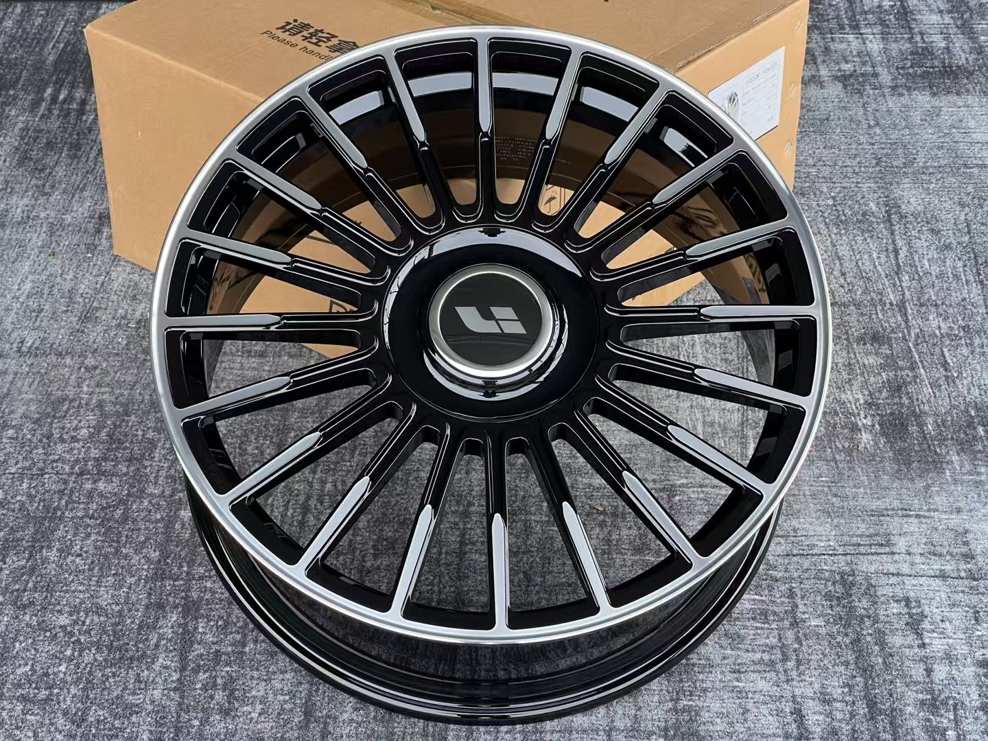 21寸万吨锻造轮毂适配理想L6L7L8L9蔚来ES6ET5ES8ET7EC6ES7ET9EC7