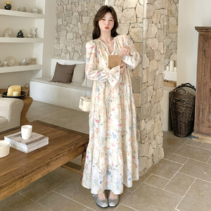 法式浪漫碎花连衣裙女2025春季新款独特超好看优雅气质温柔风长裙图片