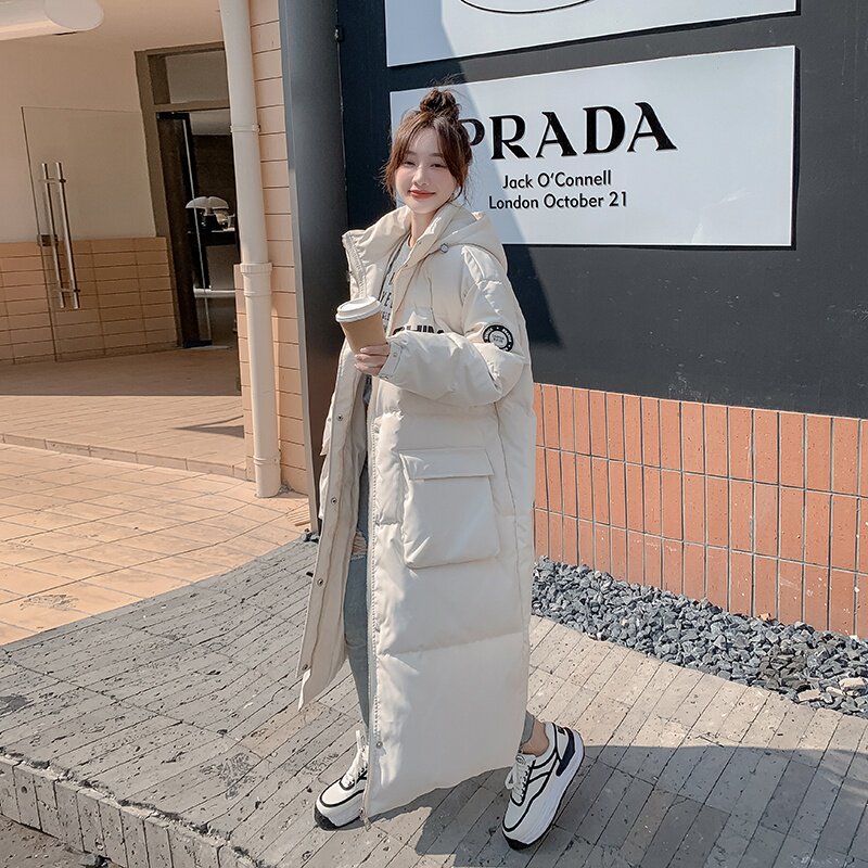 现货169—22069P295K398 黑白两色大长款羽绒服图片