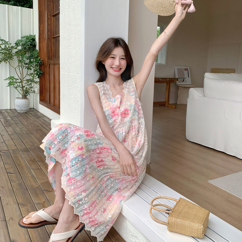 多巴胺印花吊带连衣裙女夏2025新款蕾丝罩衫搭配海边度假长裙,女装连衣裙,浙宝169A(原263)
