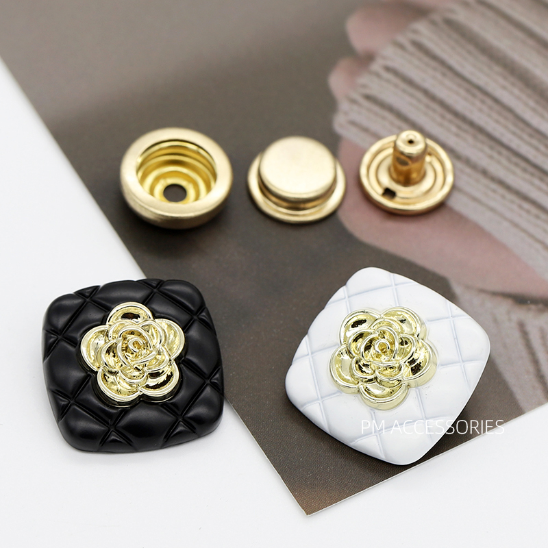 品铭小香风方形山茶花四合扣纽扣