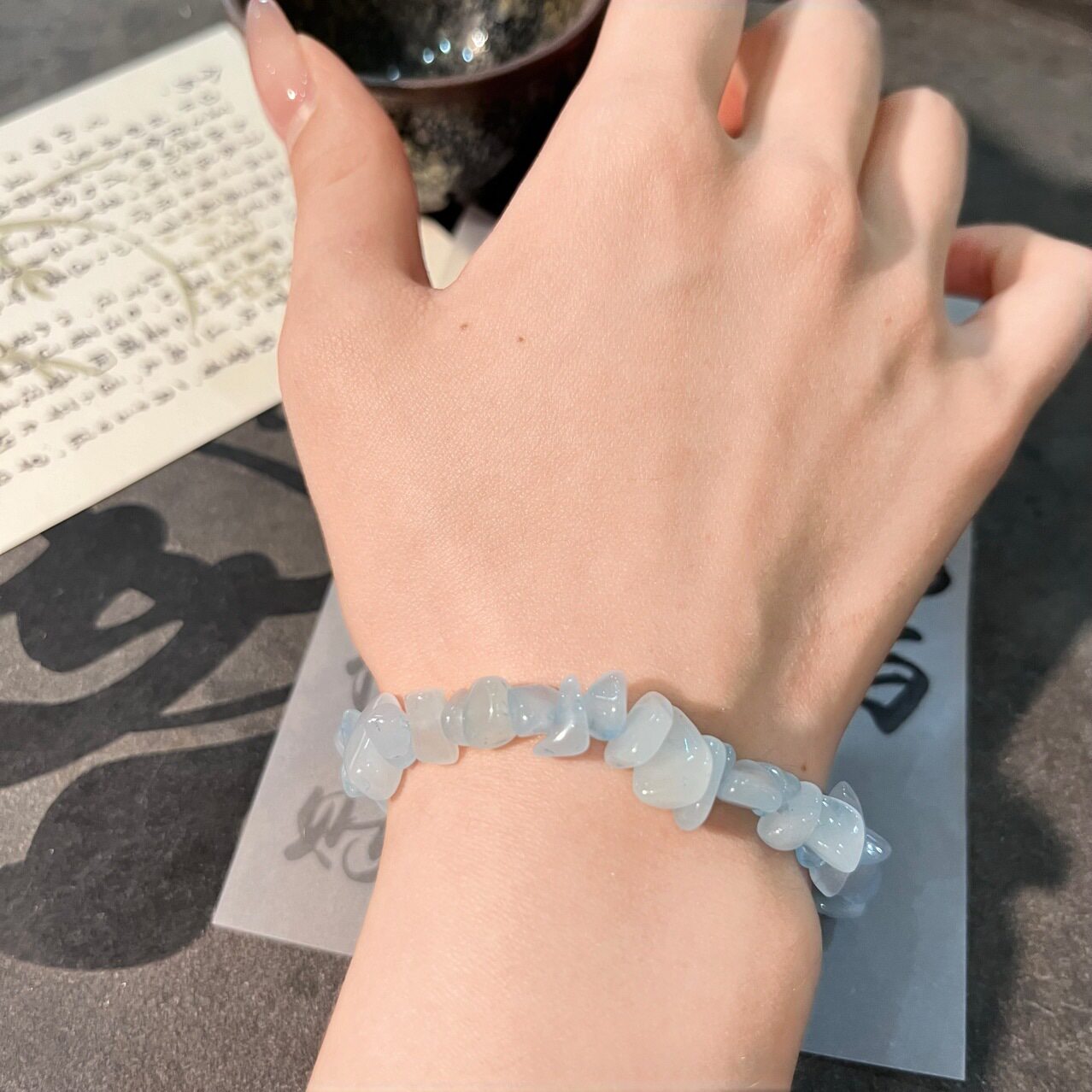 水晶碎石弹力手链男女七彩色时尚韩版不规则情侣送闺蜜学生手串