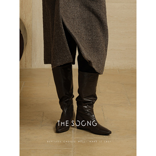 THESOONG 尖头中筒靴 row家极简小牛皮靴子整张剪裁线条感秋冬时装