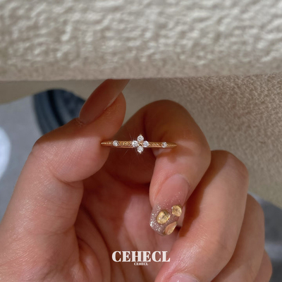 s925纯银闪钻四叶草素圈细戒闭口