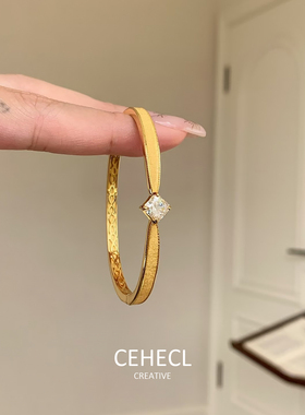 公主方钻金色拉丝手镯女轻奢显白