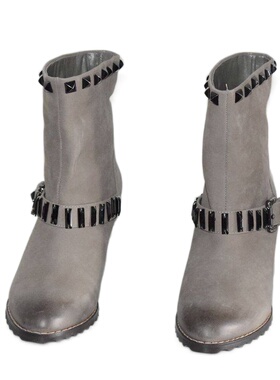 铆钉点缀正绒磨砂擦色头层牛皮女靴坡跟套筒全皮短筒靴子2701206