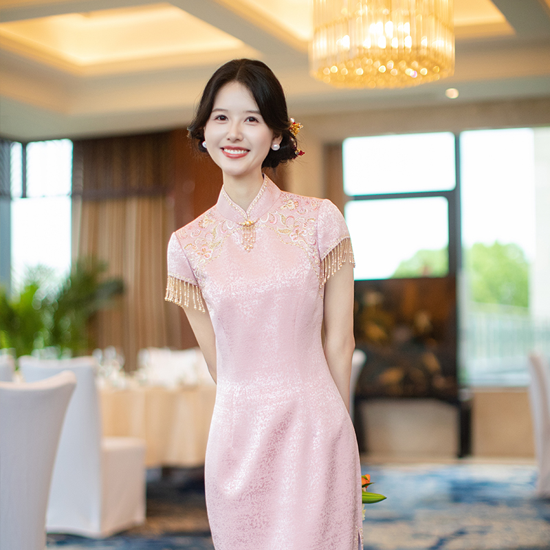 粉色旗袍2025新款新娘结婚订婚
