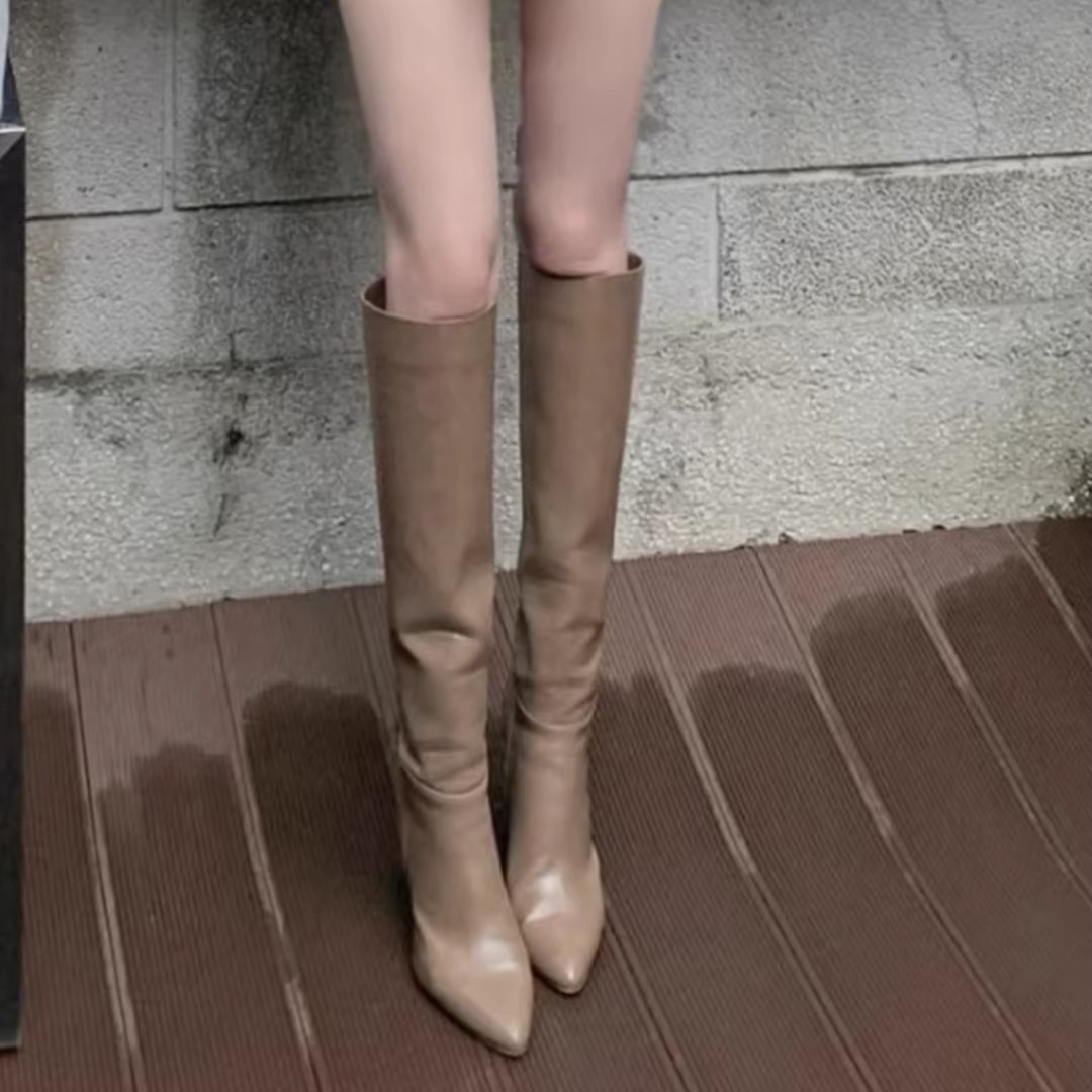 奶茶色高跟靴子女2025秋冬新款美拉德尖头辣妹长筒靴不过膝骑士靴