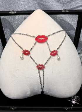 ADJUST外贸爱心嘴唇交叉镂空蕾丝内裤女性感饰品蜜臀透气无痕女丁