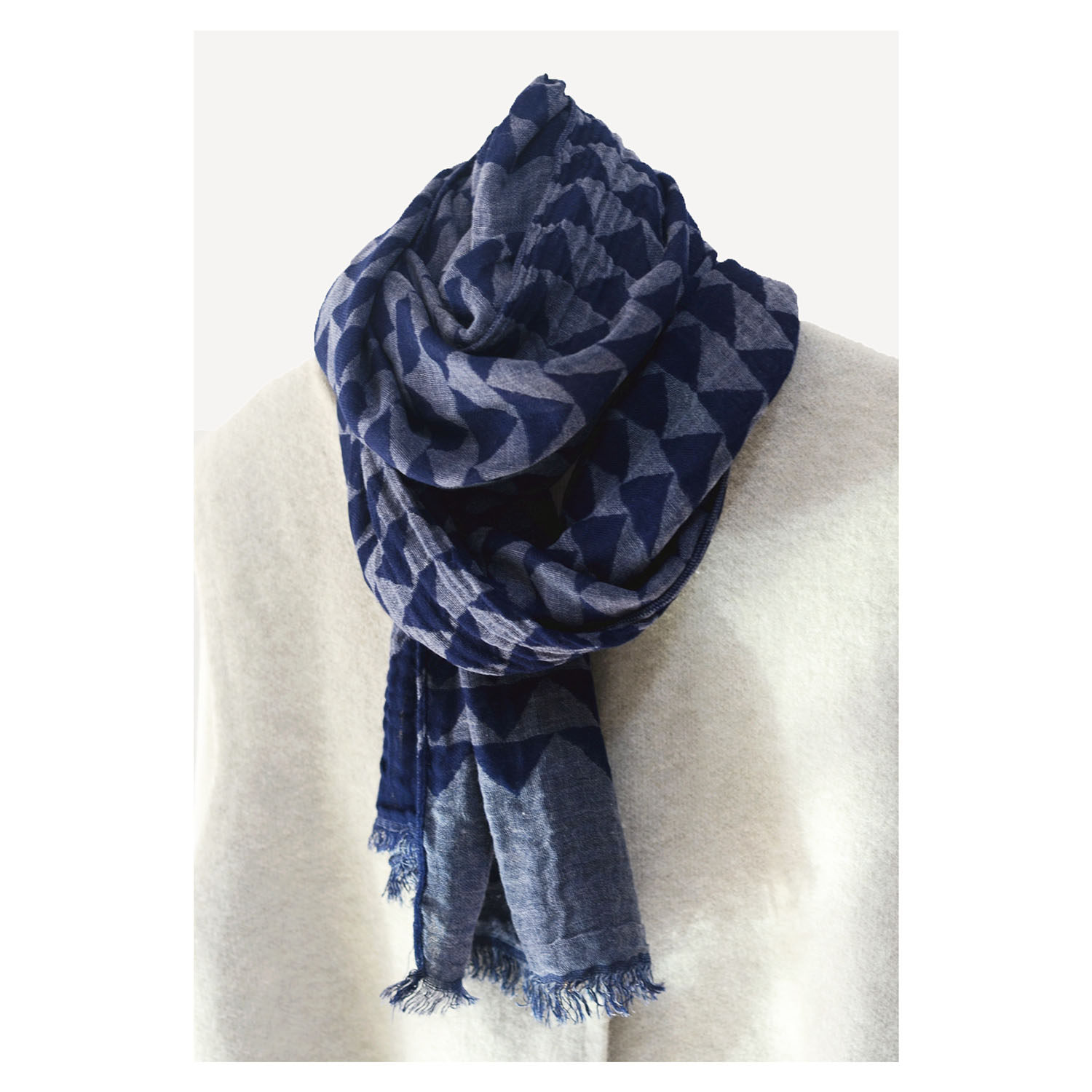 软糯舒适棉质深蓝男女围巾秋冬保暖护颈百搭简约几何印花纱巾披肩