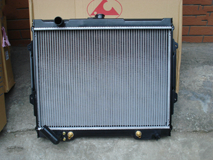 自动波 三菱帕杰罗猎豹V33V43黑金刚2030水箱总成 散热器总成