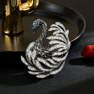 Black Swan Brooch for Women – Luxury Winter Coat Pin