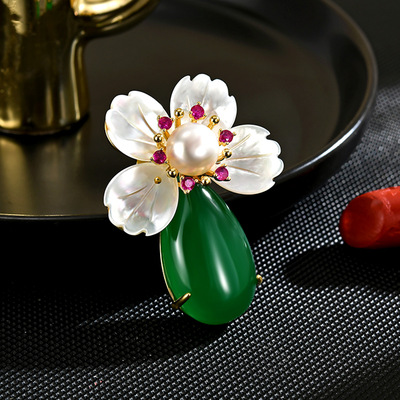 天然贝母水滴吊坠花朵玉髓胸针