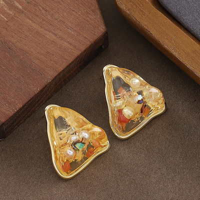 美拉德风不规则几何三角树脂耳钉