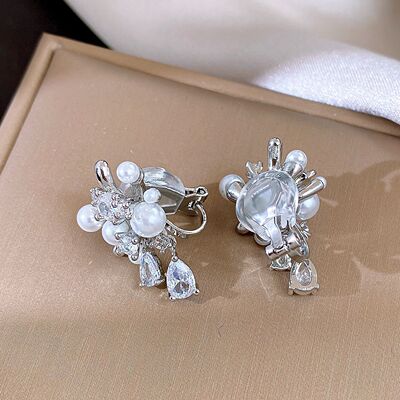 精致锆石花簇水滴珍珠耳夹无耳洞