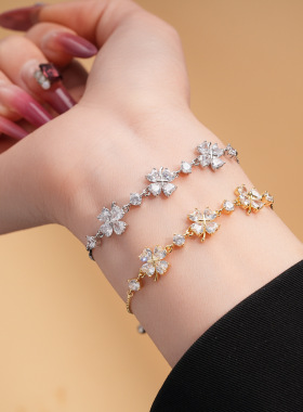 锆石花朵手链轻奢感法式精致