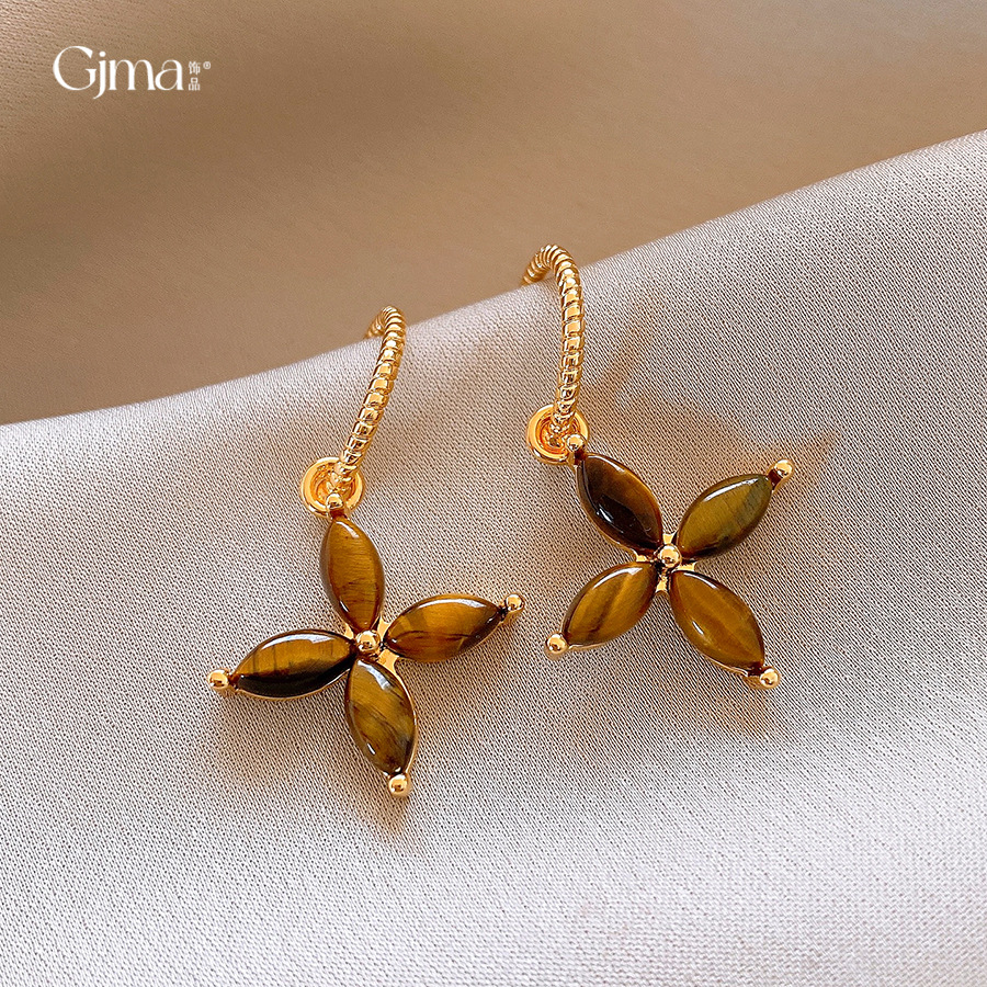 美拉德风复古C形虎眼石花朵耳环