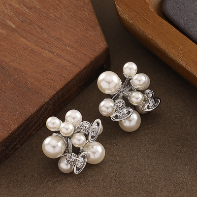 时尚精致轻奢风珍珠耳钉