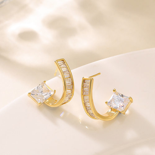 小众个性设计感弧形锆石耳钉