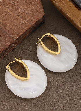 Korean Resin Ear Cuffs, Elegant Minimalist Luxury Earrings