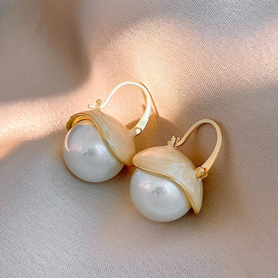 法式复古简约滴油圆形珍珠耳环