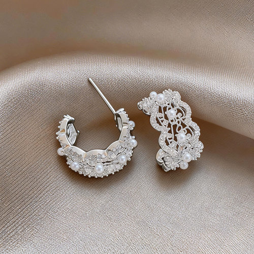 超闪锆石椭圆形镂空珍珠耳环