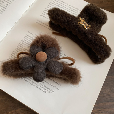 秋冬复古美拉德毛绒花朵小狗发夹