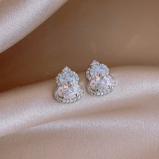 Chic Zircon Studs Minimalist Sparkling Gourd Earrings