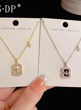 微镶锆石方形十字架吊坠项链女小众设计感简约颈链精致百搭锁骨链